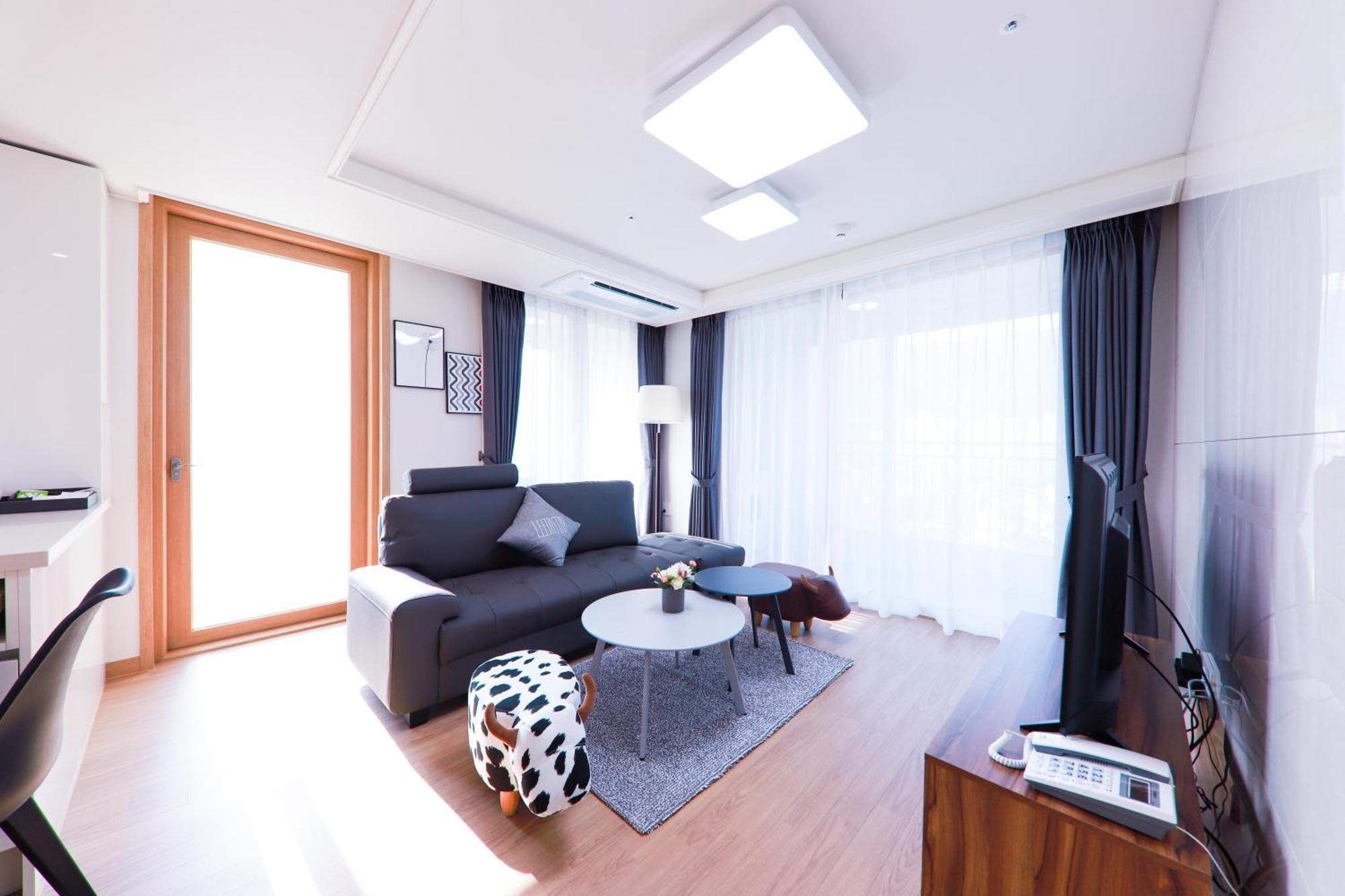 Geoje Leein Stay Hotel Экстерьер фото