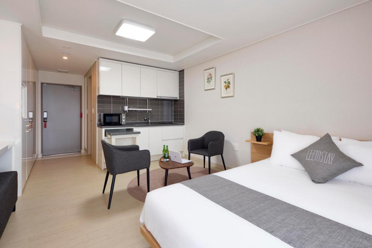 Geoje Leein Stay Hotel Экстерьер фото